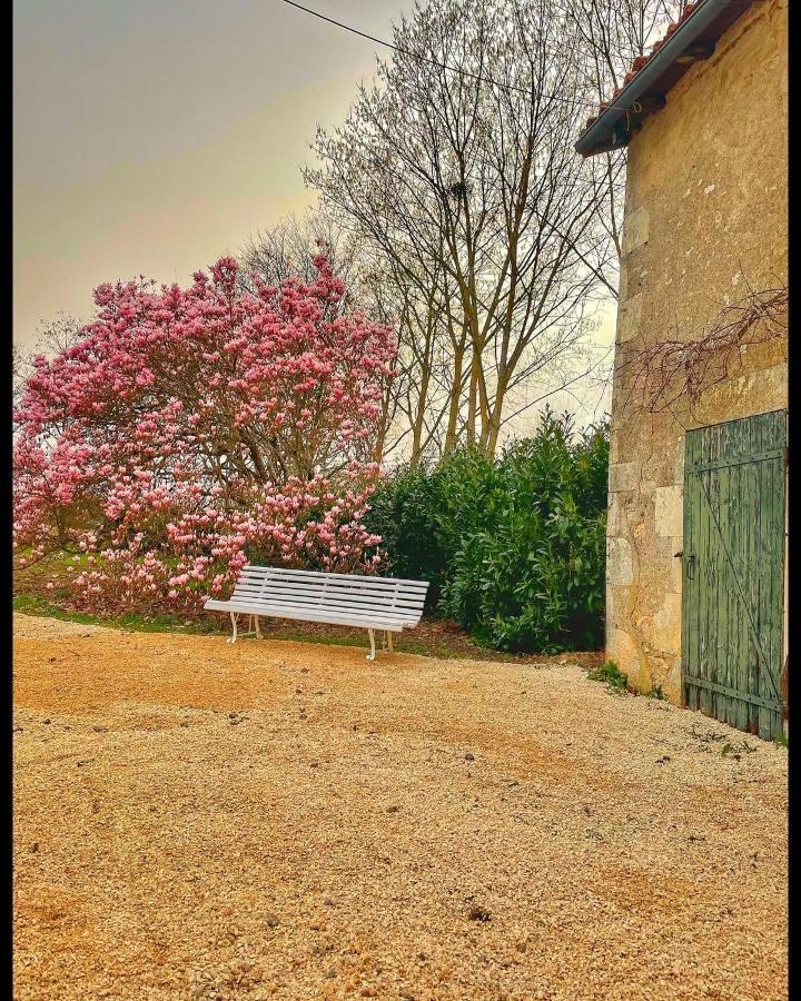 Les Maisons Du Bonheur Acomodação com café da manhã Château-Garnier Exterior foto